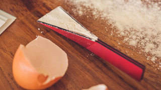 Illustration for article titled Look How Easy This Clever Measuring Spoon Is to Clean
